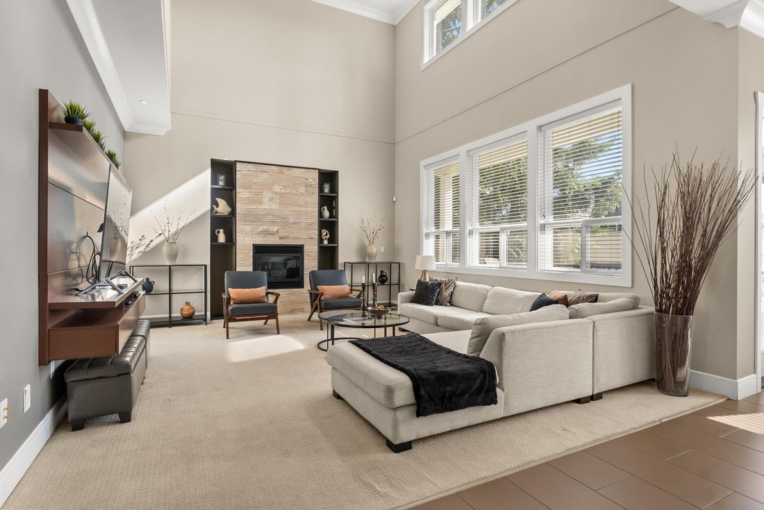 House in Surrey, British Columbia, Canada 3 - 18504924