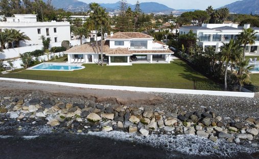 Villa in Guadalmina Baja, San Pedro de Alcantara, Spain 1