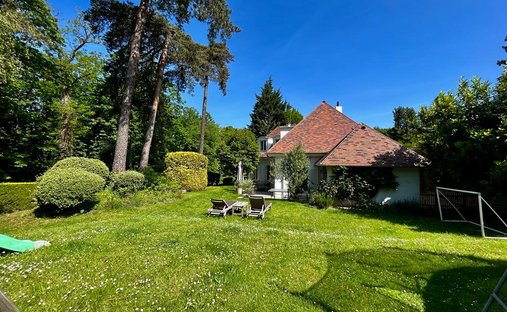 House in Chateau de Vaucresson, Vaucresson, France 1
