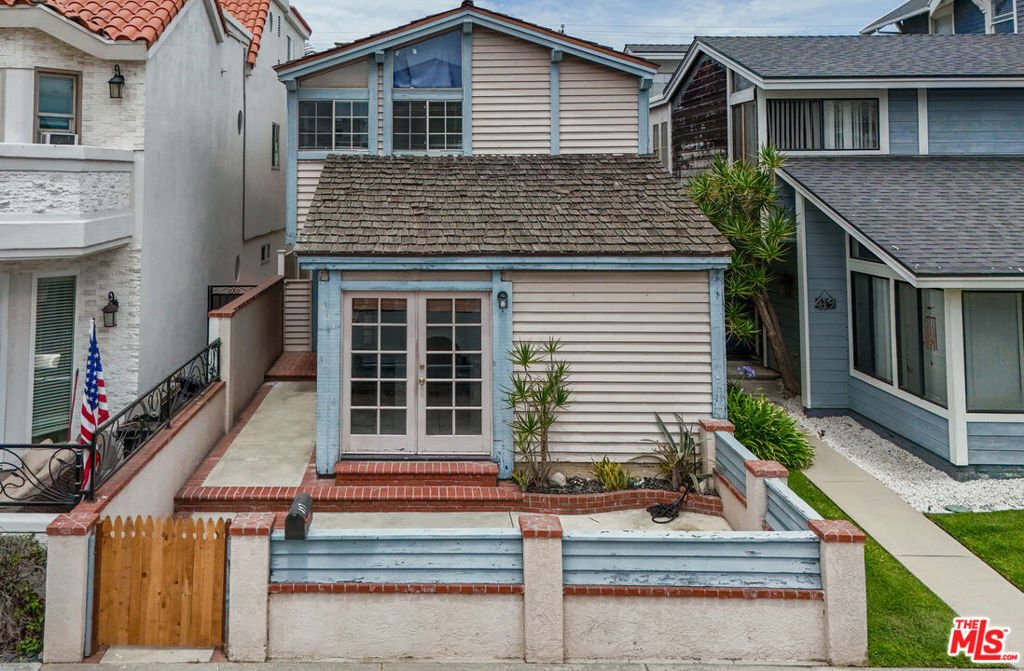 House in Huntington Beach, California, United States 3 - 18501956