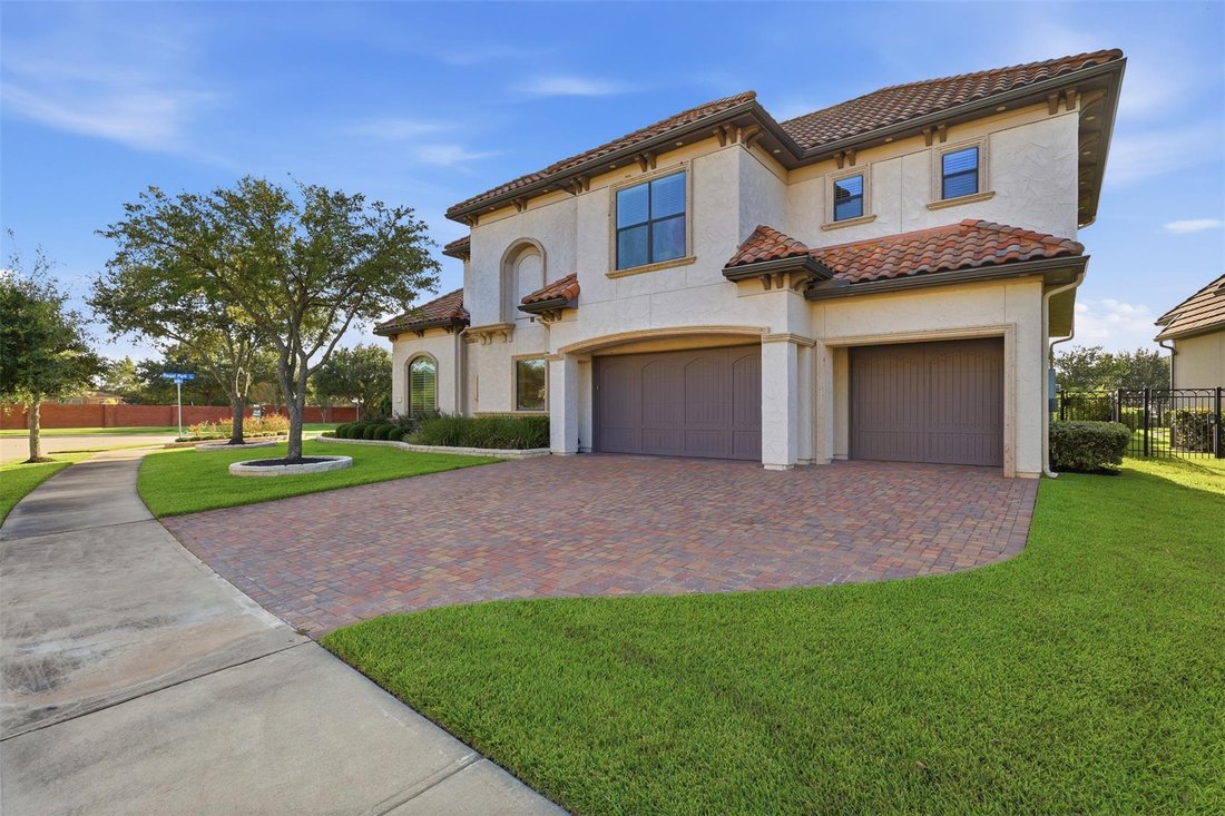 House in Sugar Land, Texas, United States 4 - 18503703