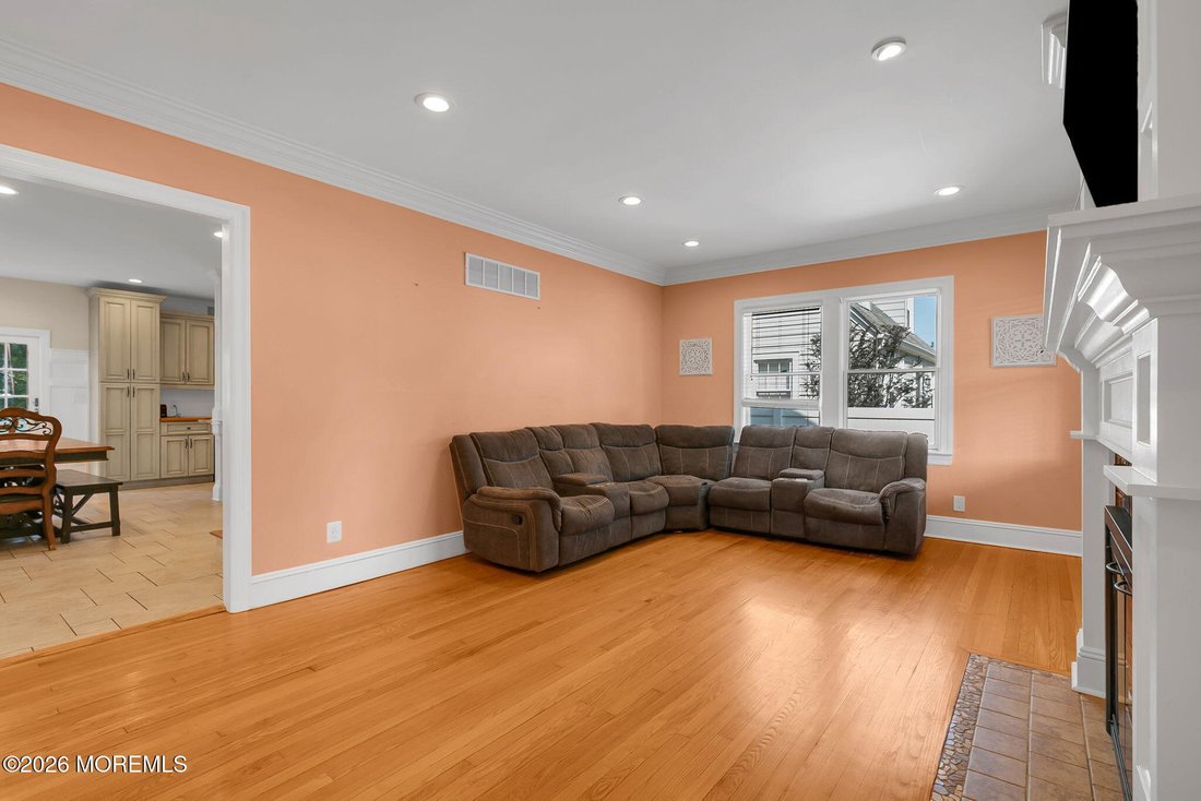 Fair Haven, New Jersey, United States 4 - 18501348