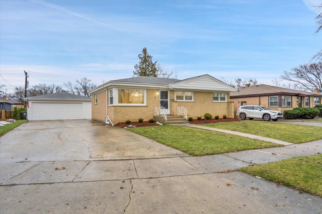 House in Morton Grove, Illinois, United States 2 - 18443198