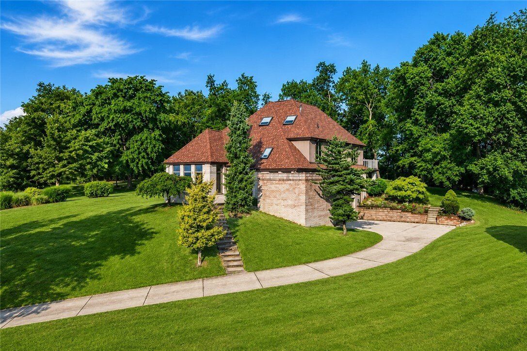 House in Jefferson Hills, Pennsylvania, United States 1 - 18505411