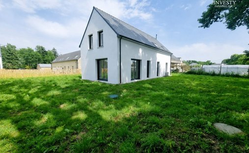 House in Bourg, Guidel, France 1