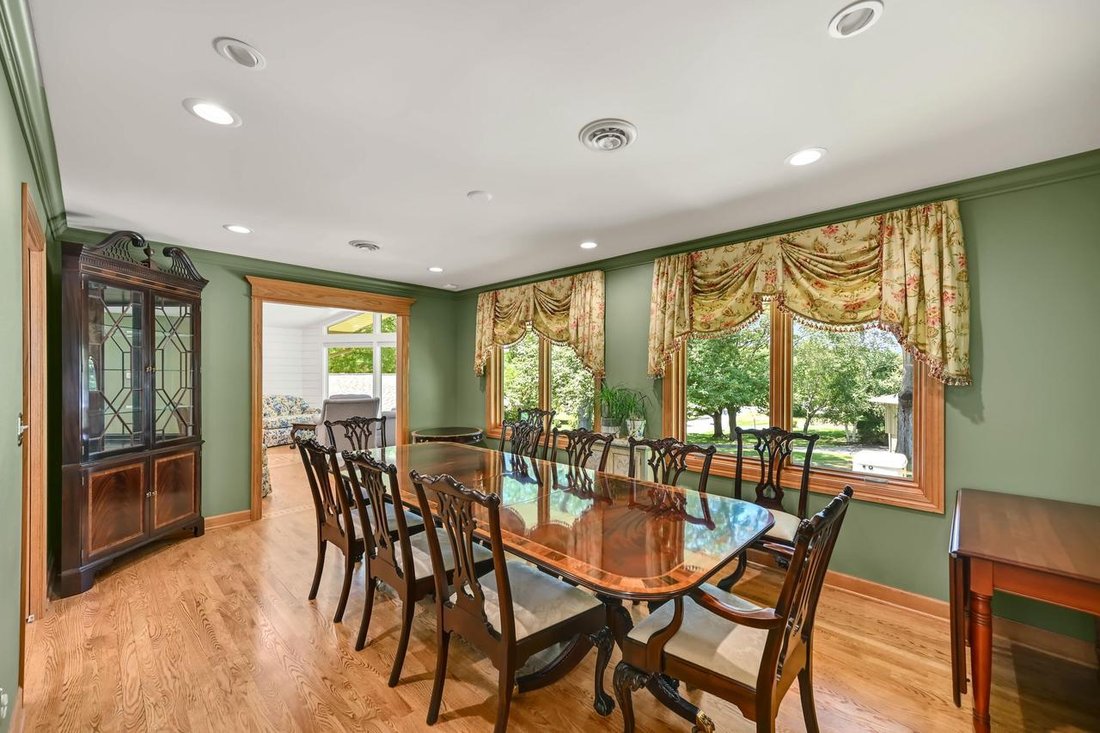 House in Greendale, Wisconsin, United States 5 - 18505349