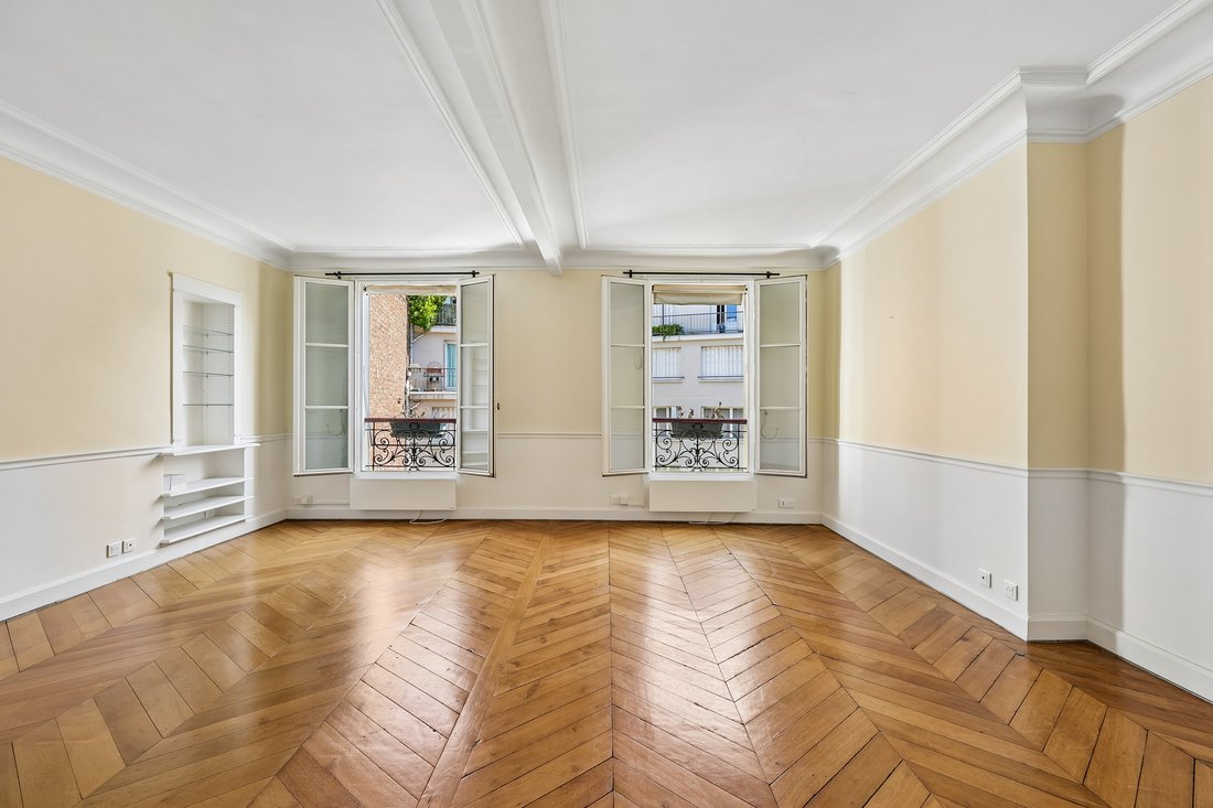 Apartment in Gros Caillou, Paris 7e Arrondissement, Paris 2 - 18500528