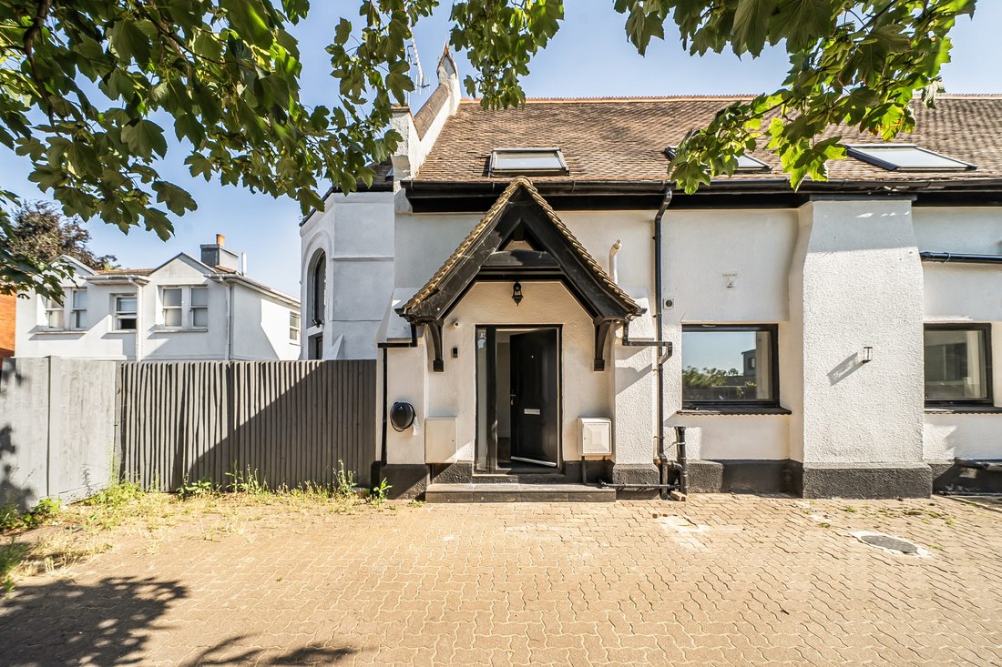 House in Bushey, Hertsmere, England 2 - 18501831