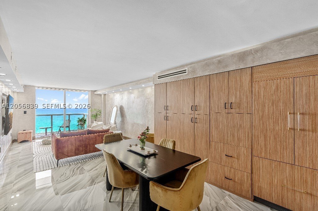Condo in Miami Beach, Florida, United States 5 - 18503159