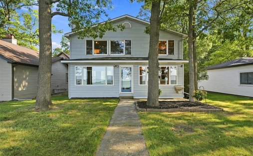 House in Sand Point, Michigan, United States 1