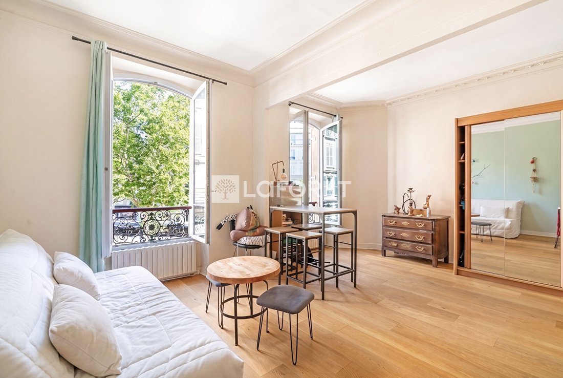 Apartment in La Fourche-Guy Môquet, Paris 17e Arrondissement, Paris 4 - 18501244