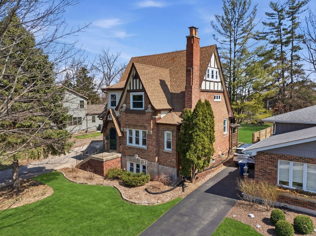 House in Downers Grove, Illinois, United States 1 - 18502765