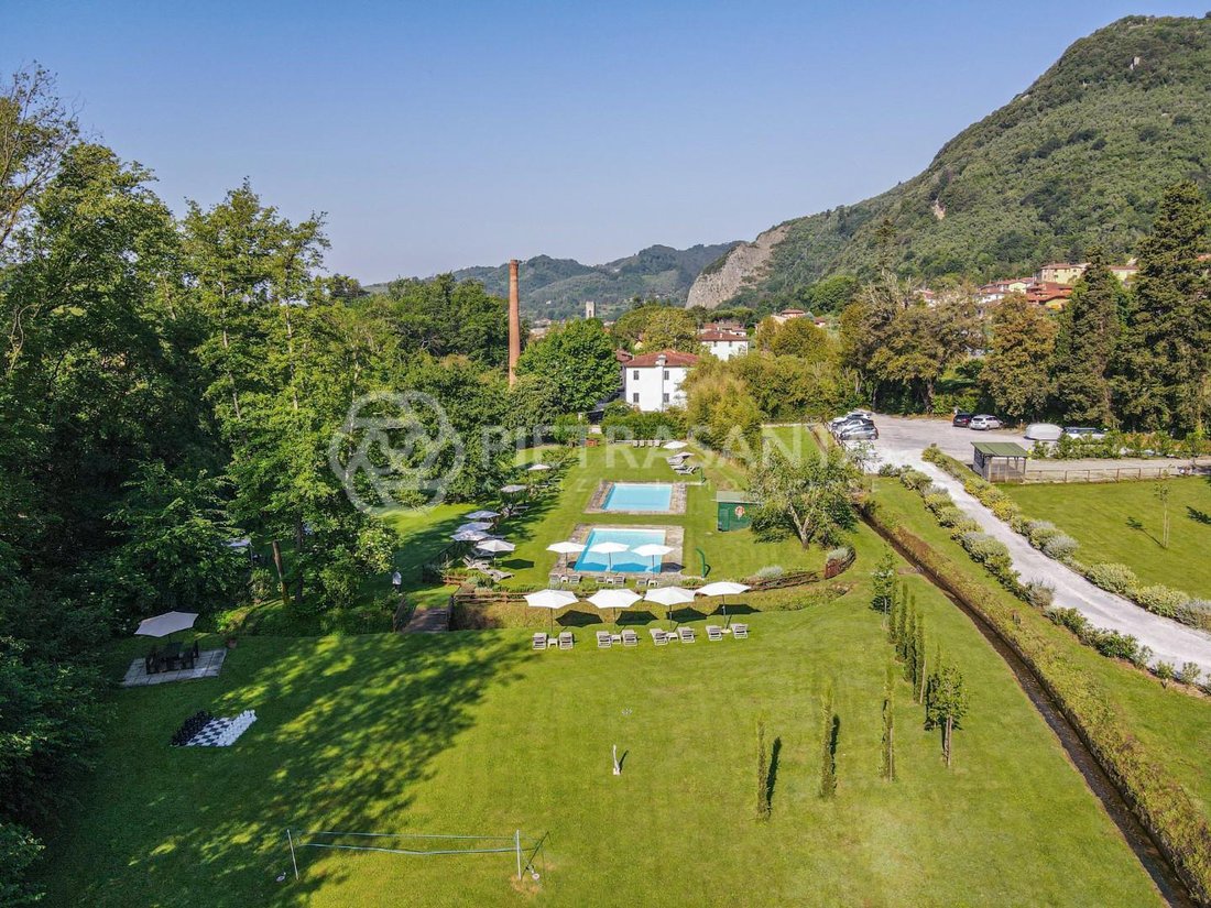Villa in Camaiore, Tuscany, Italy 3 - 18503421