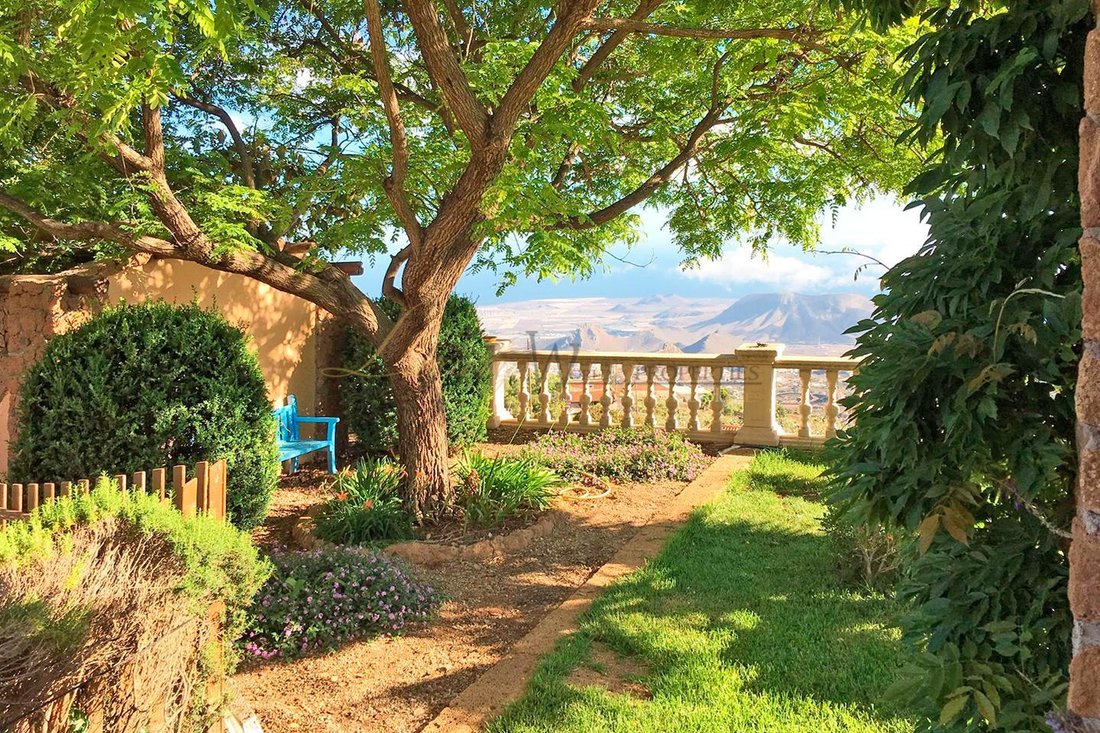 Villa in Arona, Canary Islands, Spain 2 - 18499378