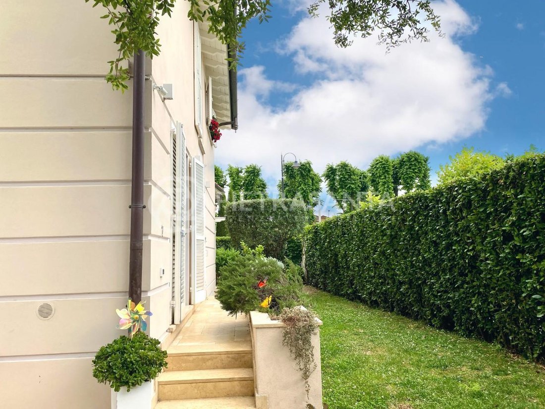 Villa in Pietrasanta, Tuscany, Italy 4 - 18251393