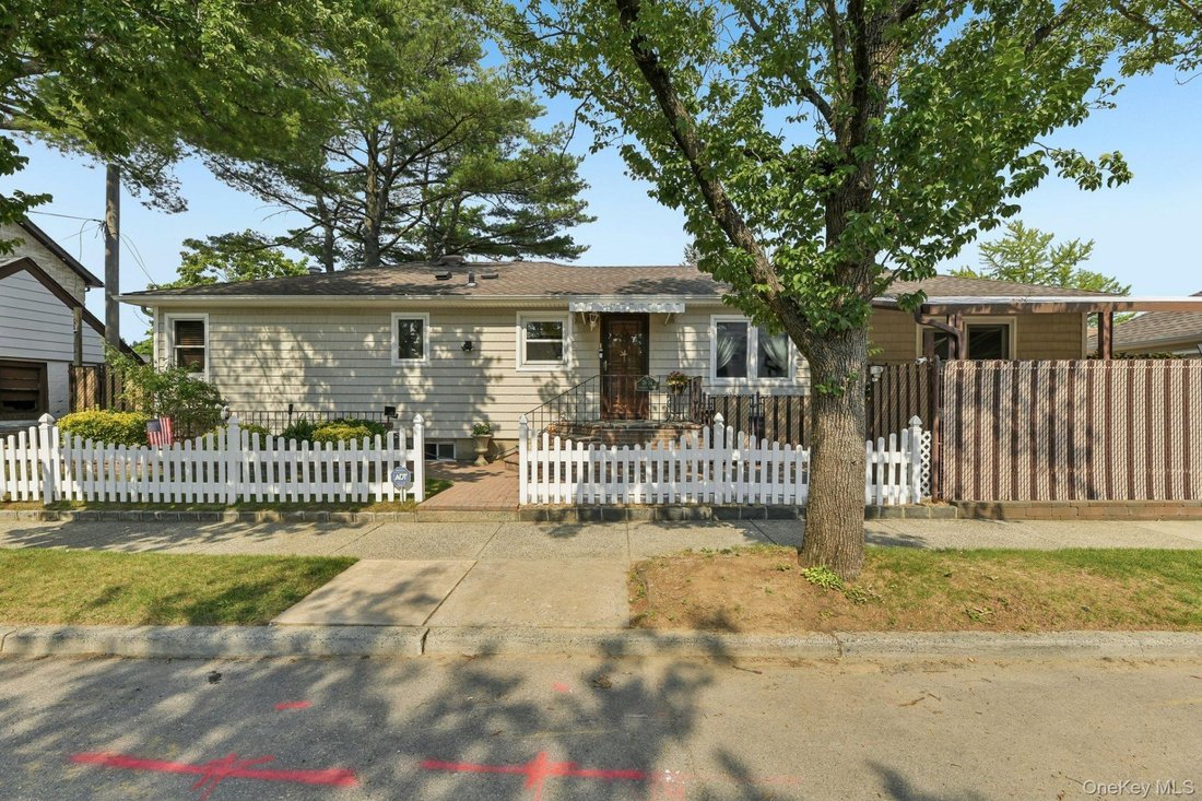 House in New Hyde Park, New York, United States 2 - 18504733