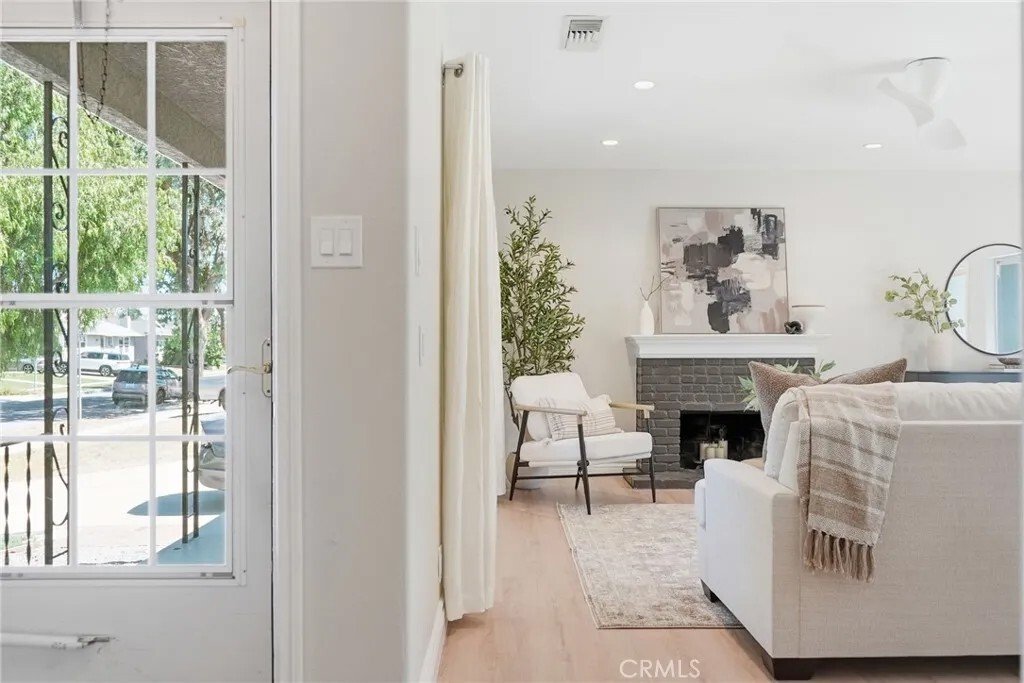 House in Signal Hill, California, United States 4 - 18503037