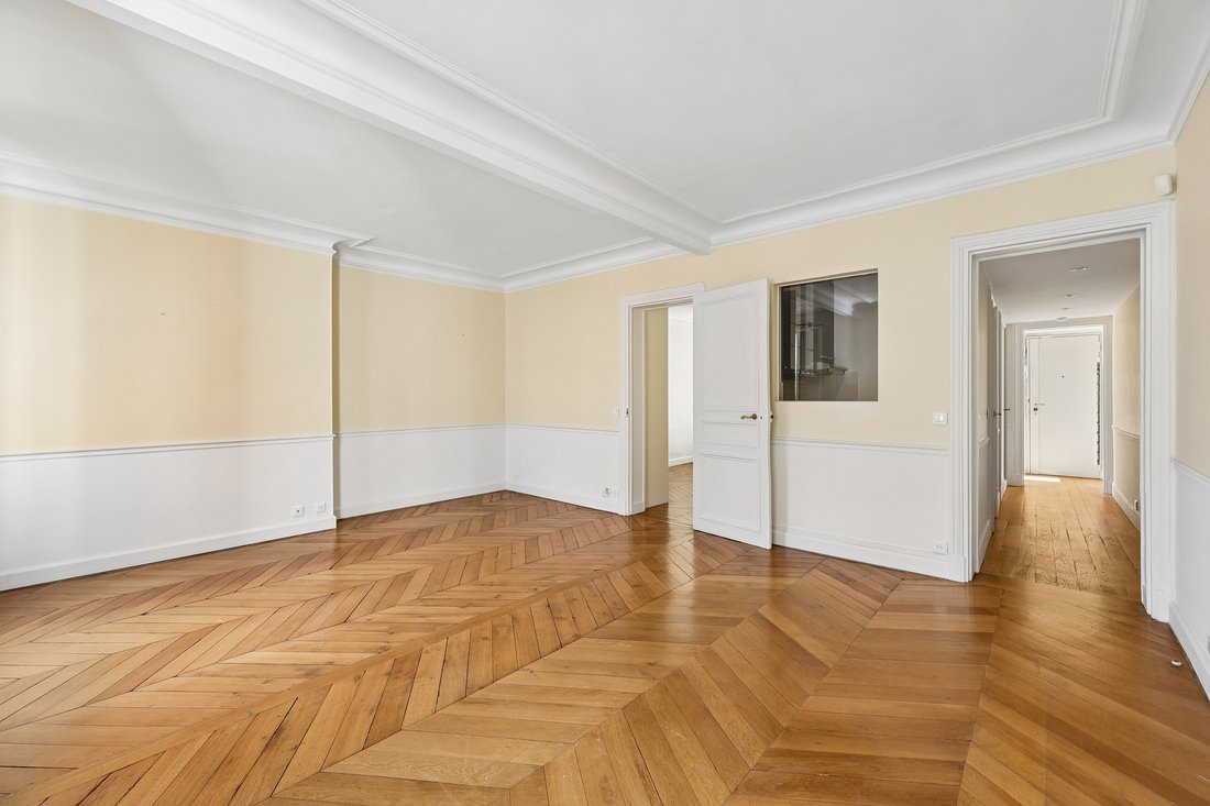 Apartment in Gros Caillou, Paris 7e Arrondissement, Paris 4 - 18500528