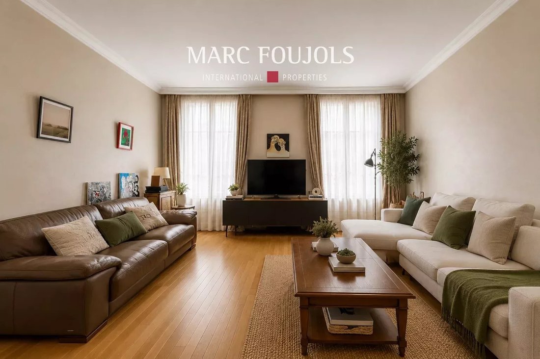 Apartment in Les Halles, Paris 1er Arrondissement, Paris 2 - 18504156