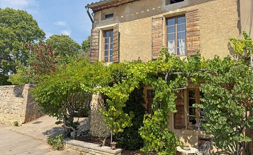 Villa in Viens, Provence-Alpes-Côte d'Azur, France 1