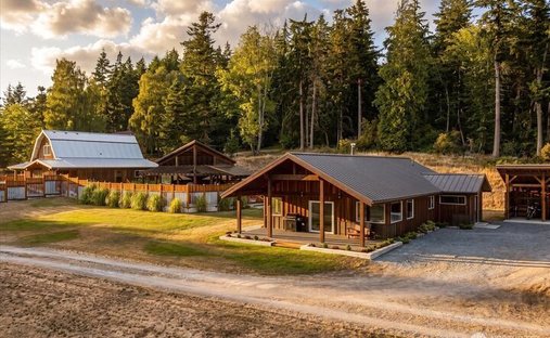 House in Coupeville, Washington, United States 1
