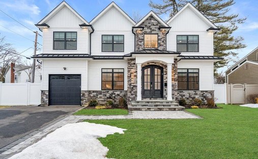 House in Old Bethpage, New York, United States 1