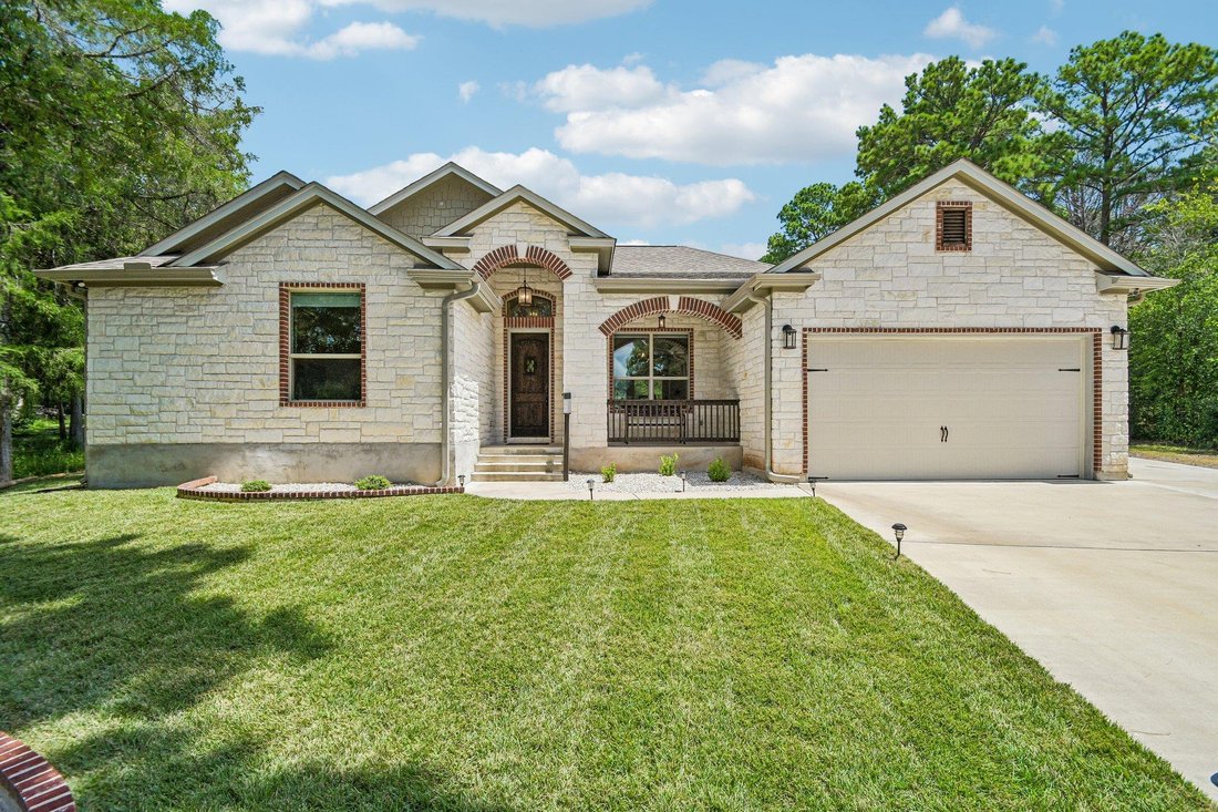 House in Bastrop, Texas, United States 1 - 18502363
