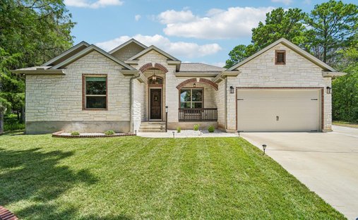 House in Bastrop, Texas, United States 1