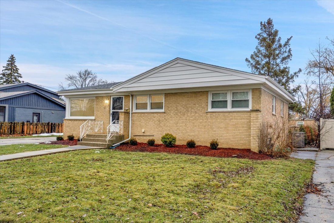 House in Morton Grove, Illinois, United States 3 - 18443198