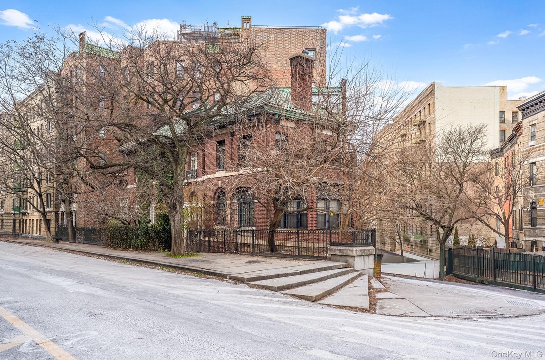 House in New York, New York, United States 3 - 18477799