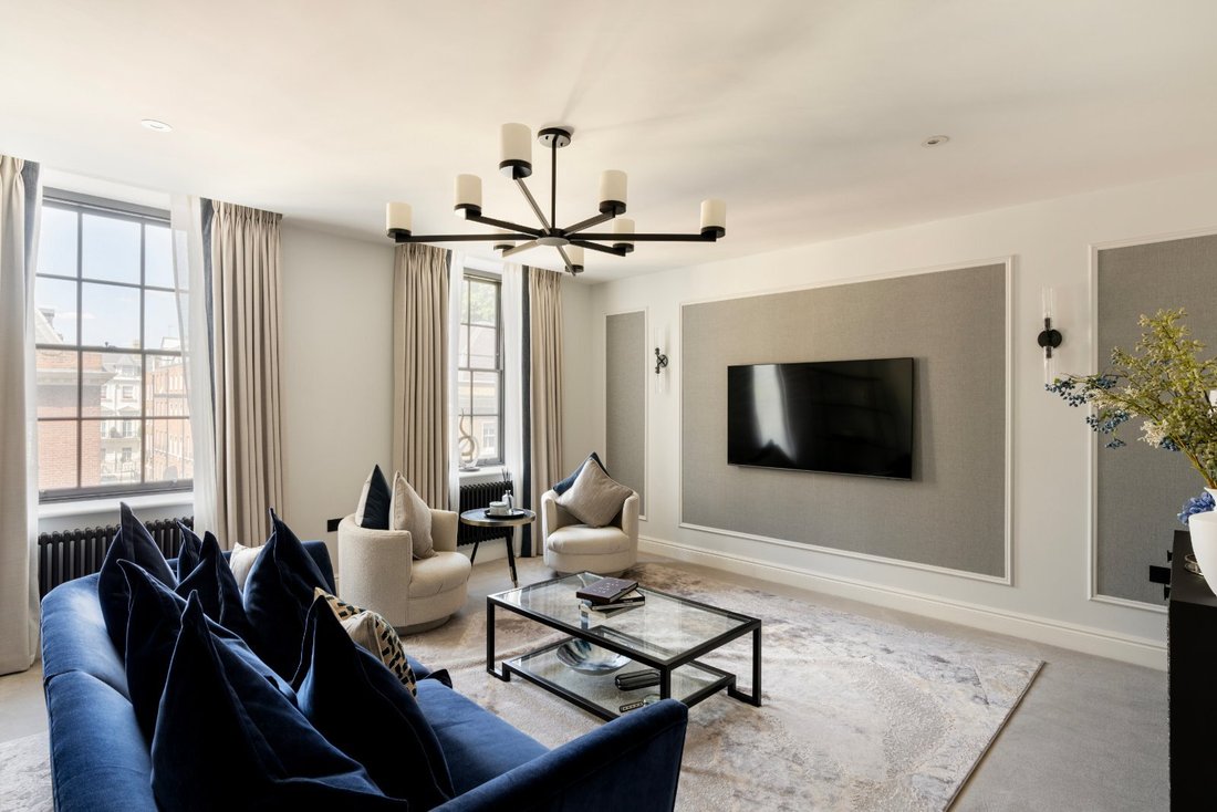 Apartment in Piccadilly, Westminster, England 2 - 18499197