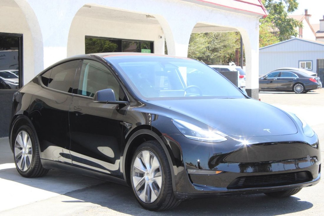 Suv in Fontana, CA, United States 3 - 18504495