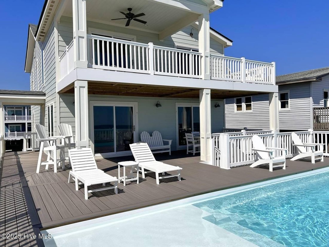 House in Oak Island, North Carolina, United States 1 - 18499689