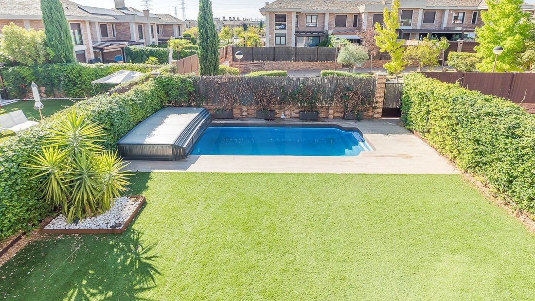 Villa in Majadahonda, Comunidad de Madrid, Spain 3 - 18498443