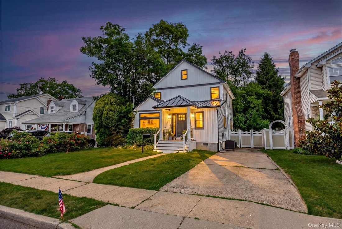 House in Bellmore, New York, United States 2 - 18500745