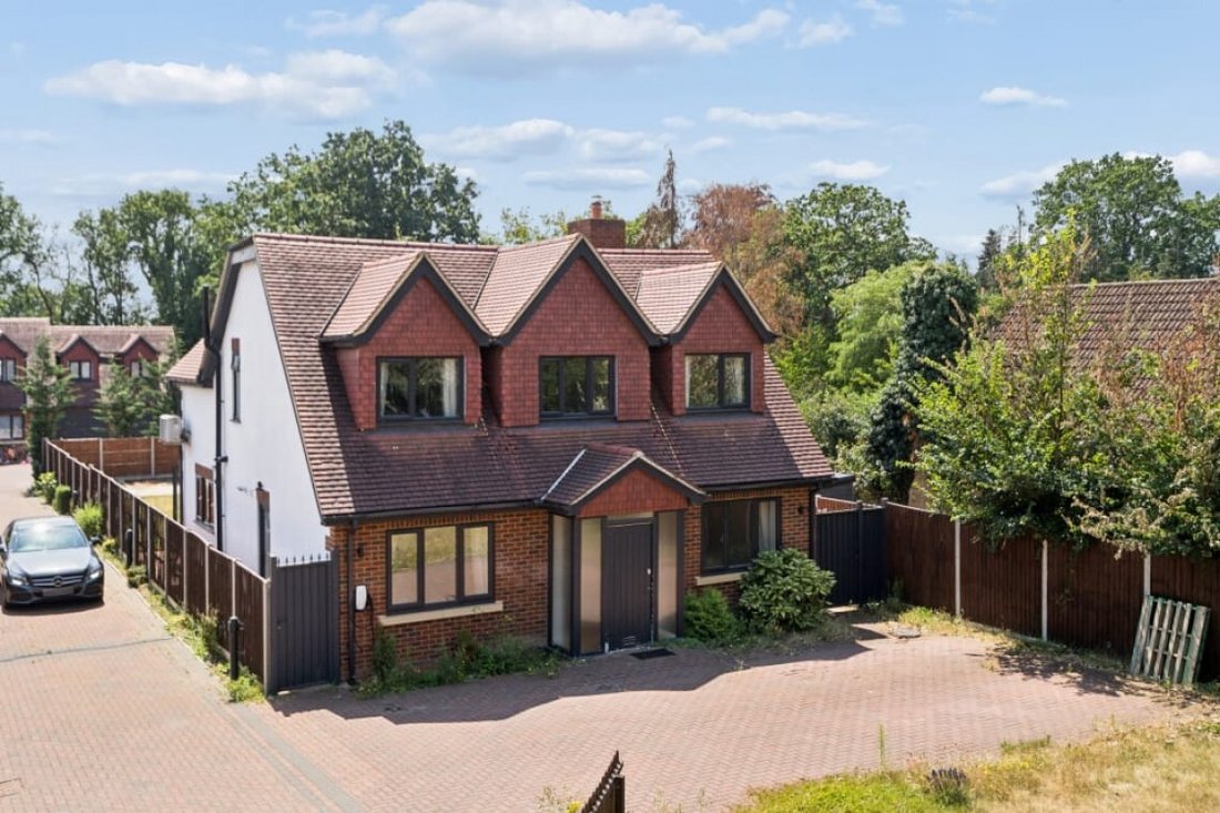 House in Wexham, England 3 - 18499095