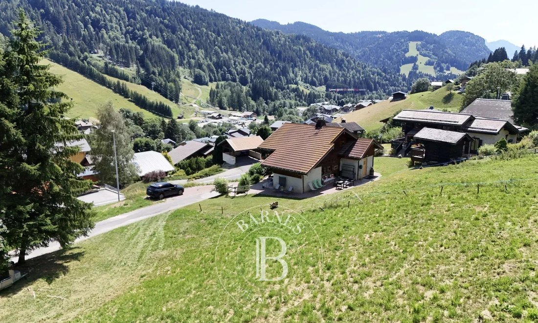 Chalet in Les Gets, Auvergne-Rhône-Alpes, France 3 - 18504145