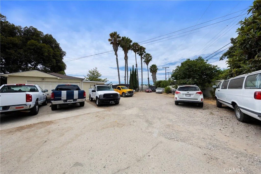 Santa Ana, California, United States 5 - 18499208