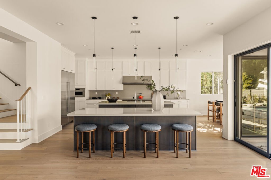 House in Los Angeles, California, United States 3 - 18501895