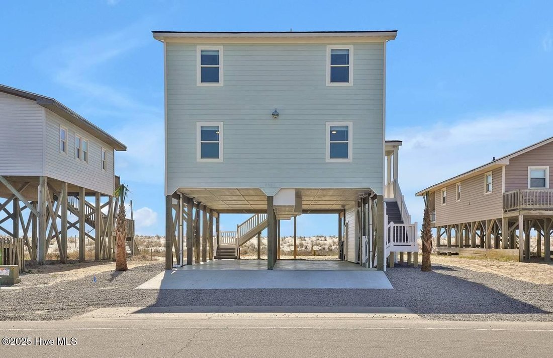 House in Oak Island, North Carolina, United States 5 - 18499689