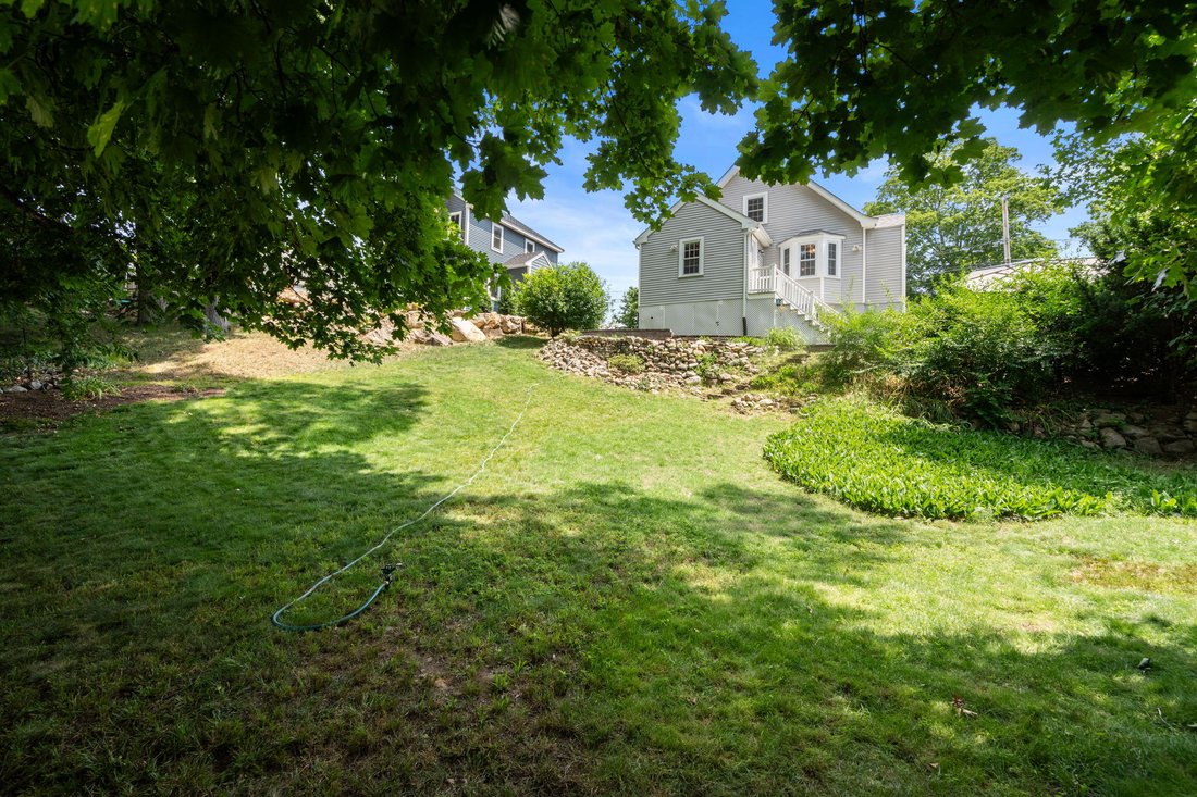 House in Stoneham, Massachusetts, United States 4 - 18500435