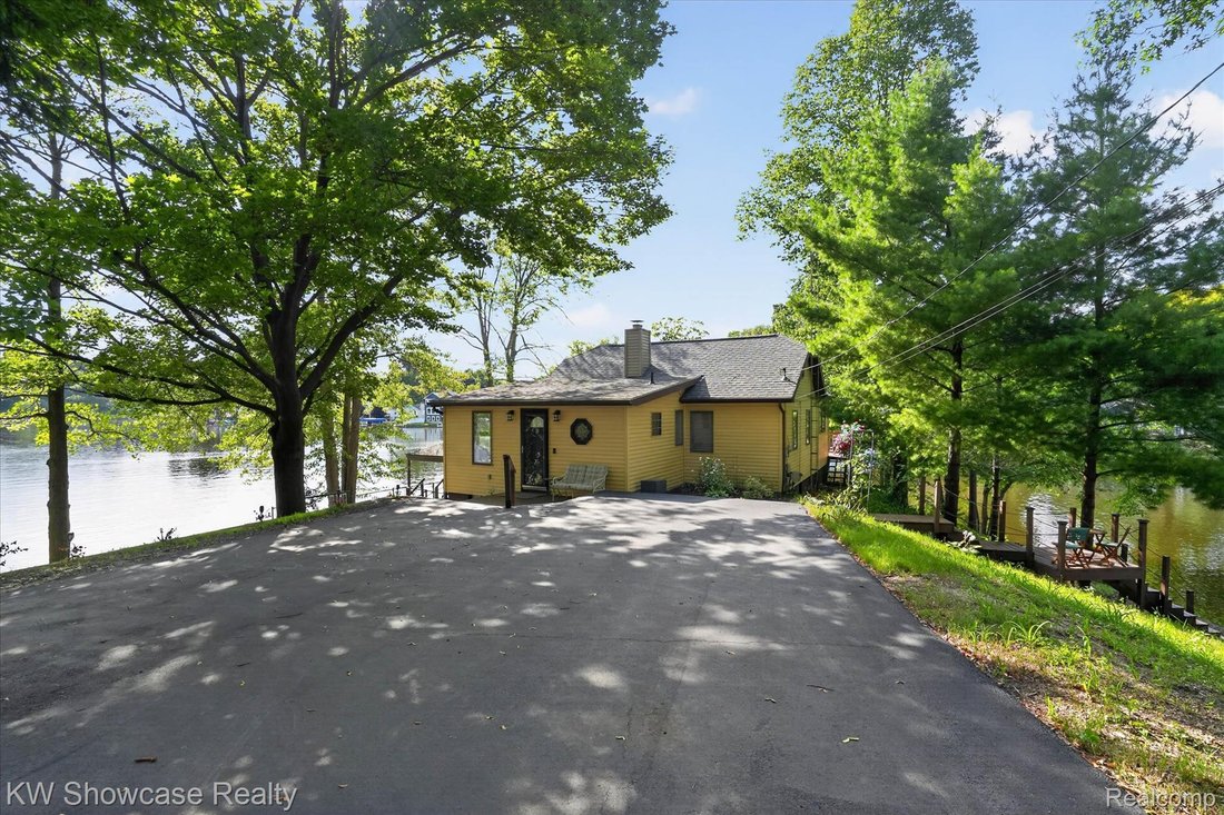House in Township of Hamburg, Michigan, United States 5 - 18499705