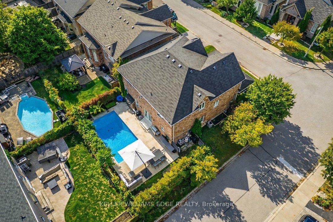 House in Burlington, Ontario, Canada 5 - 18494943