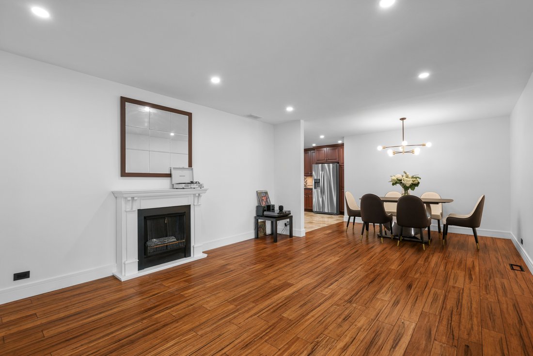 House in Elk Grove Village, Illinois, United States 5 - 18502845