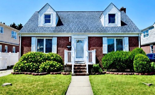 House in New Hyde Park, New York, United States 1