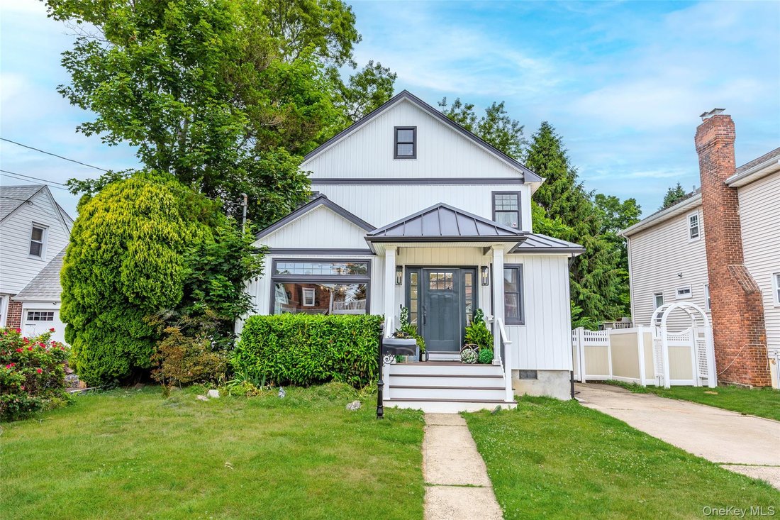 House in Bellmore, New York, United States 3 - 18500745