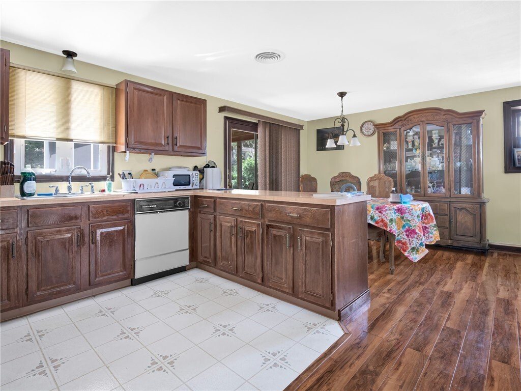 House in Cranston, Rhode Island, United States 5 - 18502092