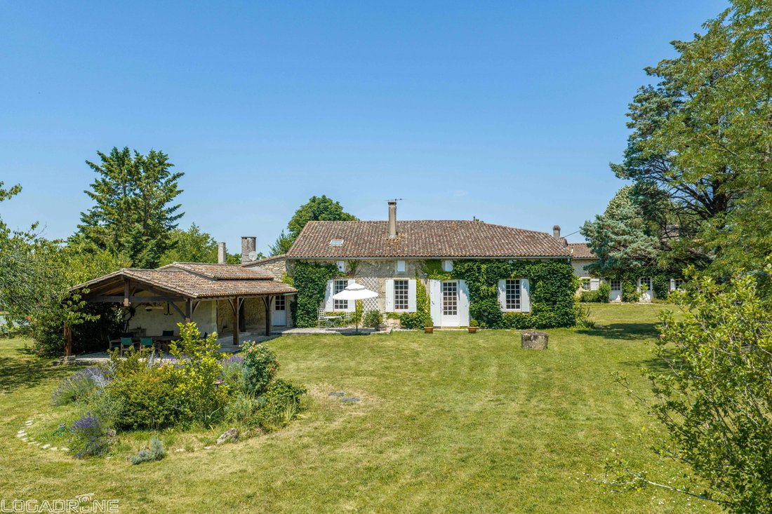House in Saint-Sulpice-de-Faleyrens, Nouvelle-Aquitaine, France 1 - 15227827