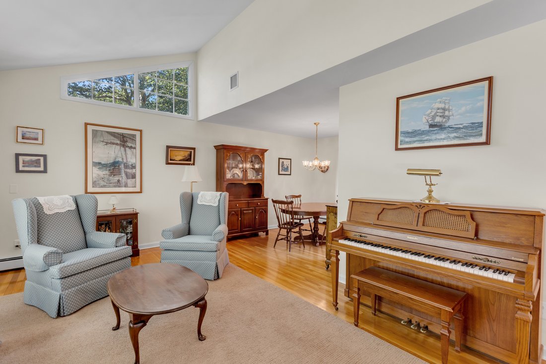 House in Halesite, New York, United States 5 - 18503949