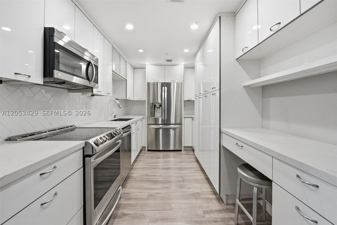 Condo in Miami, Florida, United States 4 - 18499610